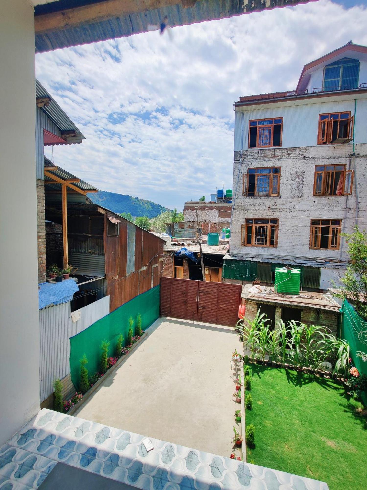 Serenity Inn Home Stay Srīnagar Dış mekan fotoğraf